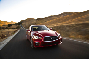 2014-infiniti-q50-s-front-end-in-motion